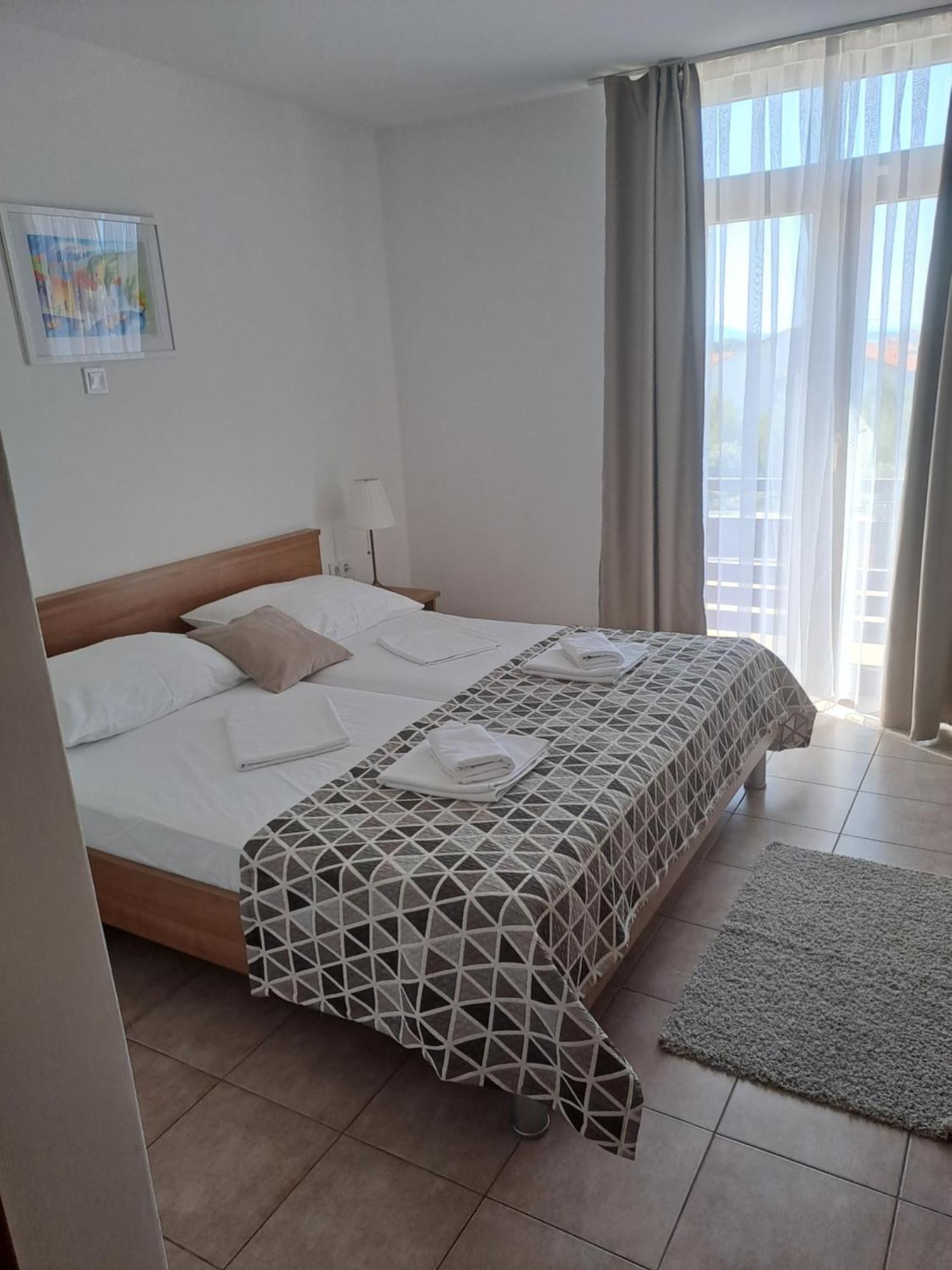 Hotel Albamaris Biograd Na Moru Exterior foto